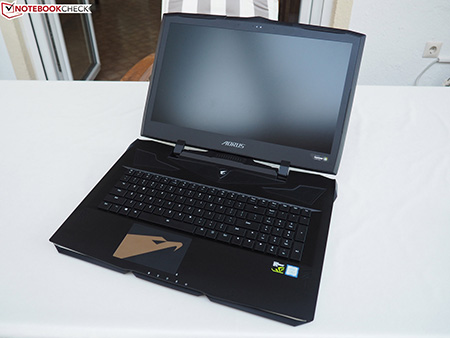Test Aorus X9 (i7-7820HK, GTX 1070 SLI, QHD) Laptop
